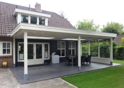 Veranda modern met dichte zijwand en glazen deuren 38 Boekel