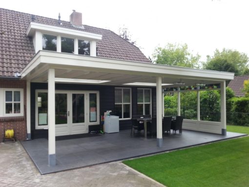 Veranda modern met dichte zijwand en glazen deuren 38 Boekel