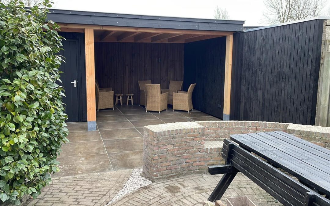Douglas Overkapping met balken plafond Gemert 44