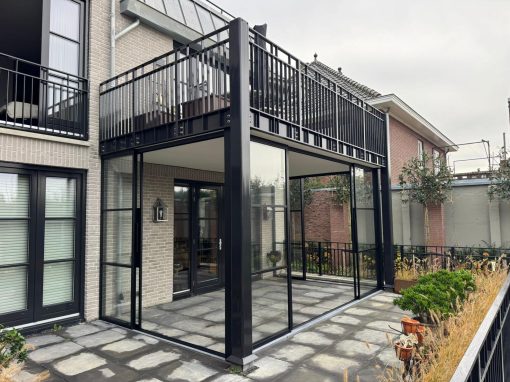 Steellook schuifdeuren op balkon Mill